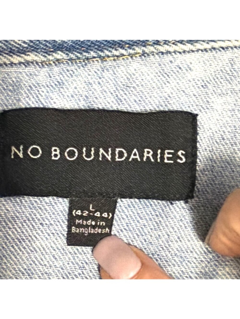 No Boundaries Distressed Cropped Denim Vest Size L Light Wash Frayed Hem - Picture 3 of 5